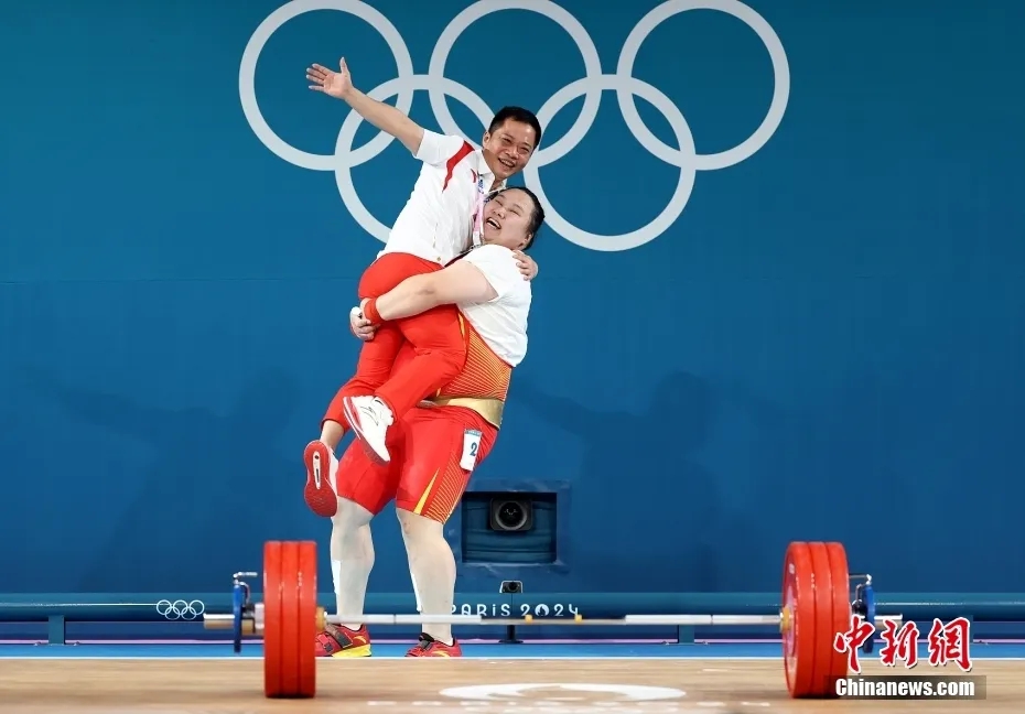 春晚梦回巴黎奥运：孤勇者在汗水与微笑中照亮