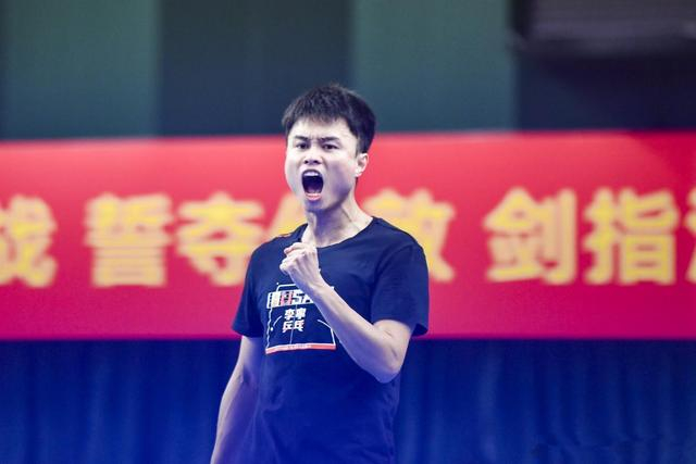 周启豪逆转温瑞博锁定世乒赛资格