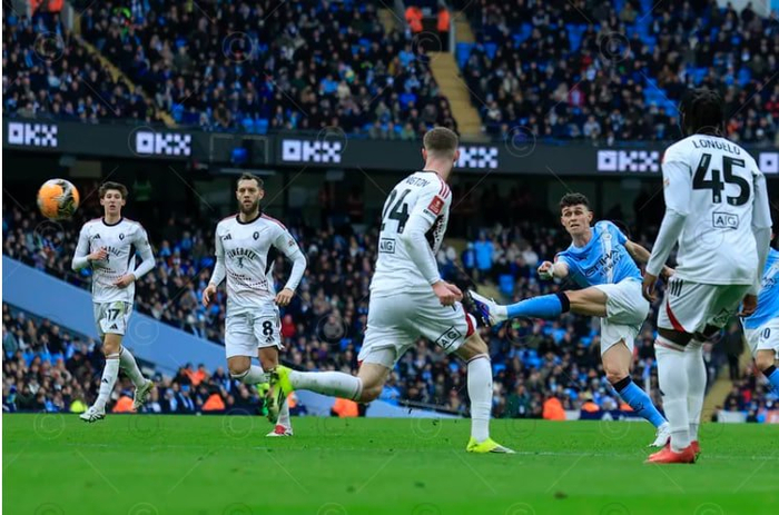 姆贝莫状态波动引曼联内部关注，引援计划同步