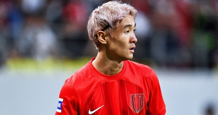 韦世豪成成都蓉城队长 拜合拉木接班计划曝光