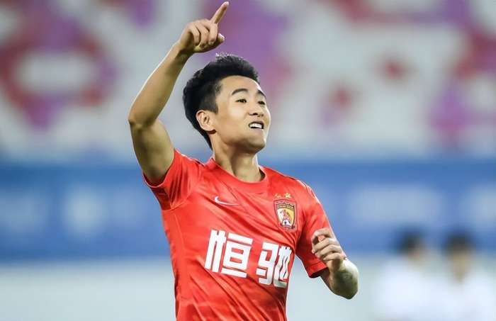 韦世豪成成都蓉城队长 拜合拉木接班计划曝光